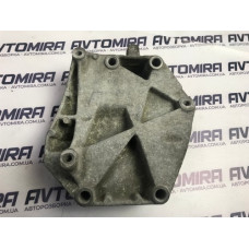Кронштейн топливного насоса тнвд Opel Astra H 1.9 СDTI 2004-2010 55187918
